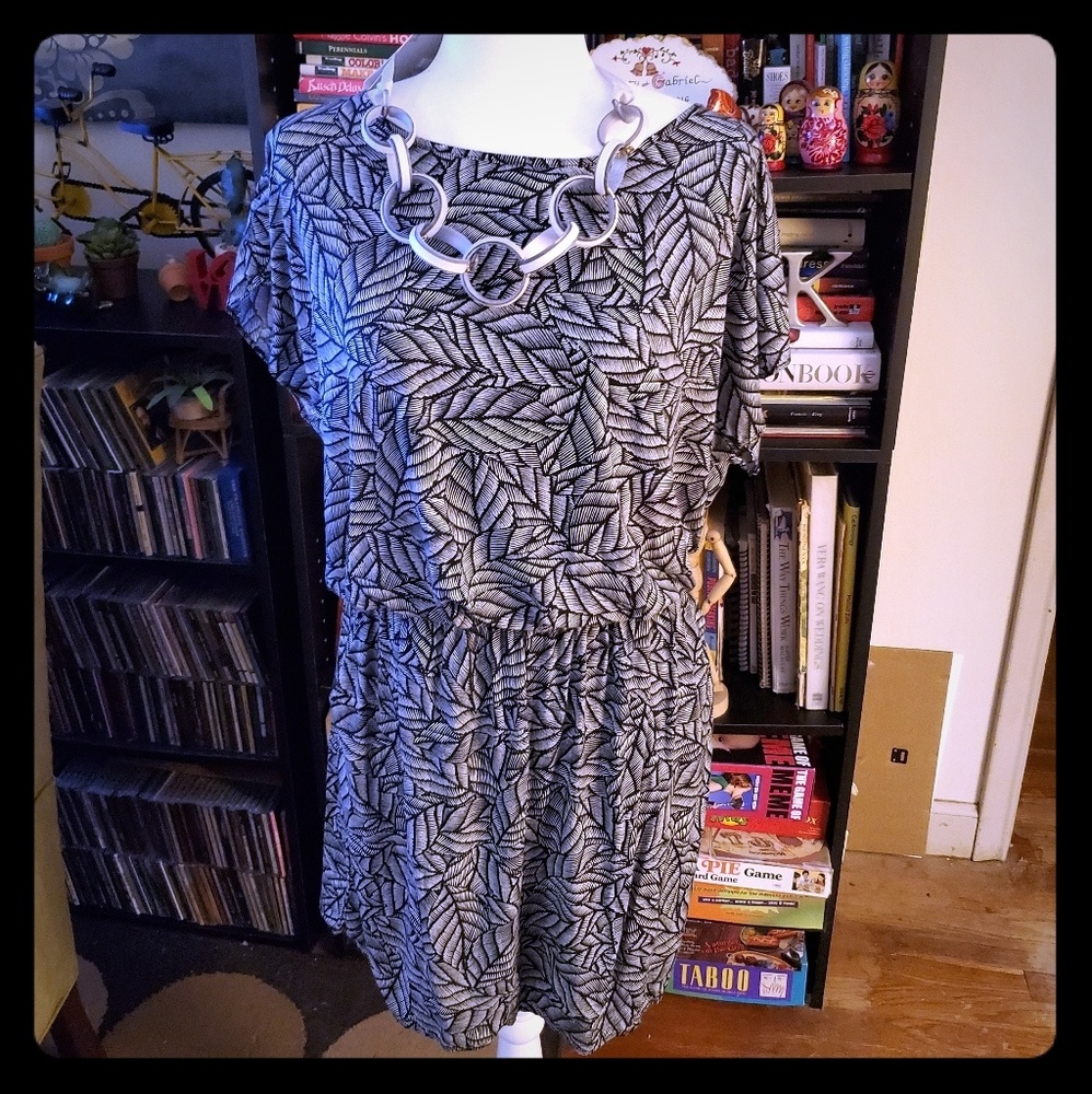Versatile GAP Leaf Dress with Pockets!